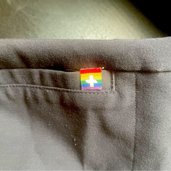 COPY - FIGS Women’s Rafaela Scrub Top Pride Collection LGBTQ Size L - Picture 2 of 3